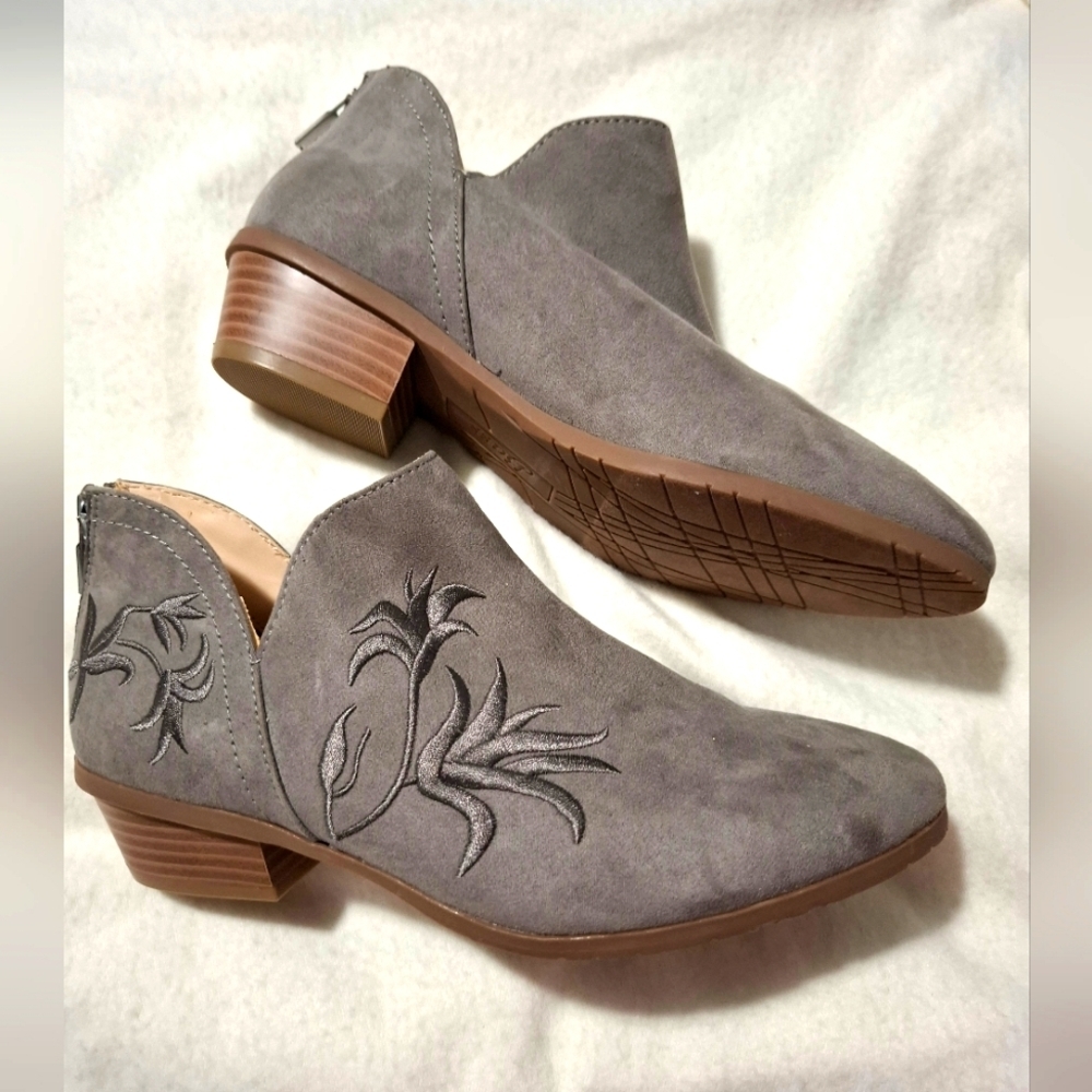 GH Bass Alexa Dress Booties Women Size 8 Concrete Grey Color Floral Embroidered